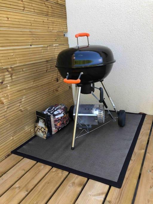 Maisonnette Avec Terrasse Argences Екстериор снимка